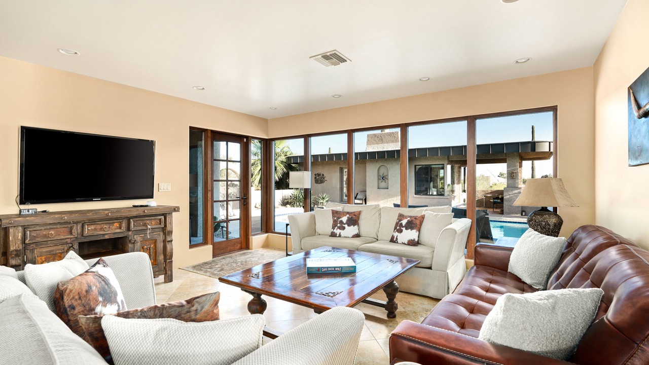 Photo of Livingroom in Carefree Fore