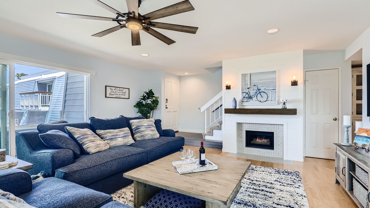 Photo of Livingroom in Coronado Cays