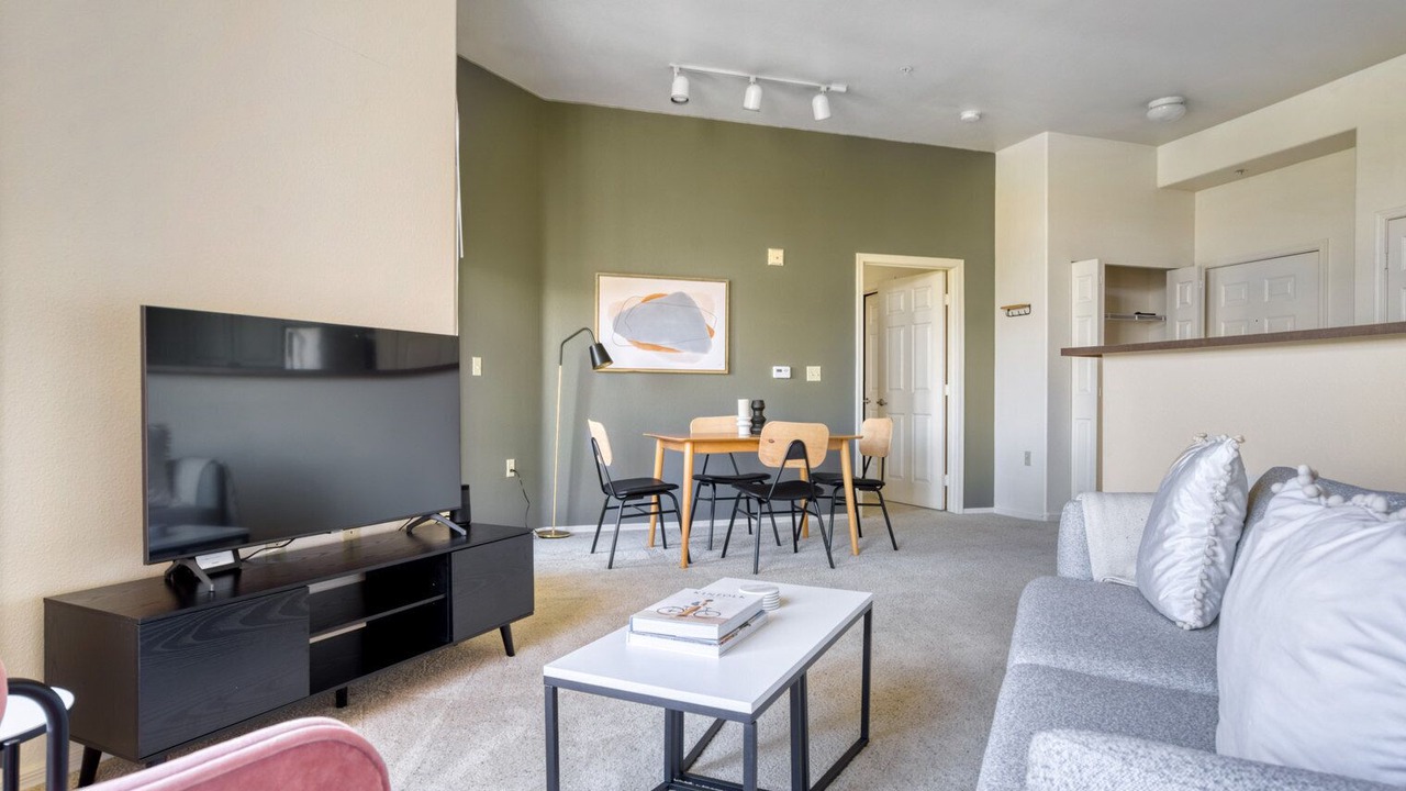 Photo of Livingroom in Central District