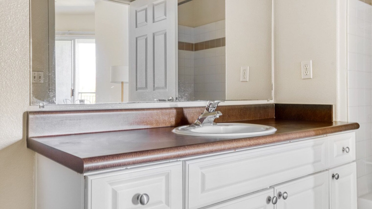 Photo of Bathroom in Central District