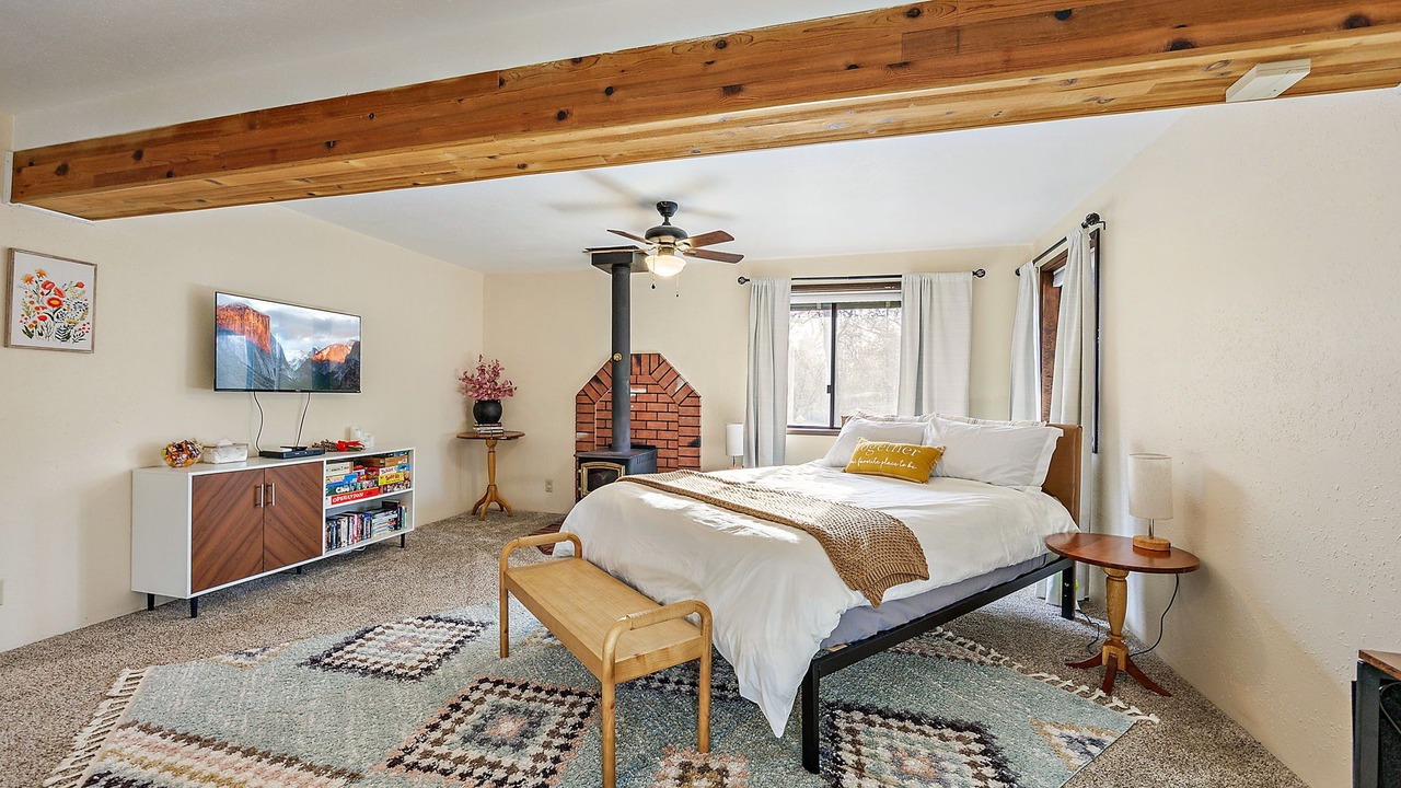 Photo of Bedroom in Grants Pass