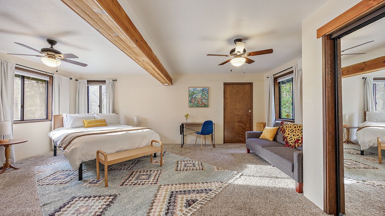 Photo of Bedroom in Grants Pass