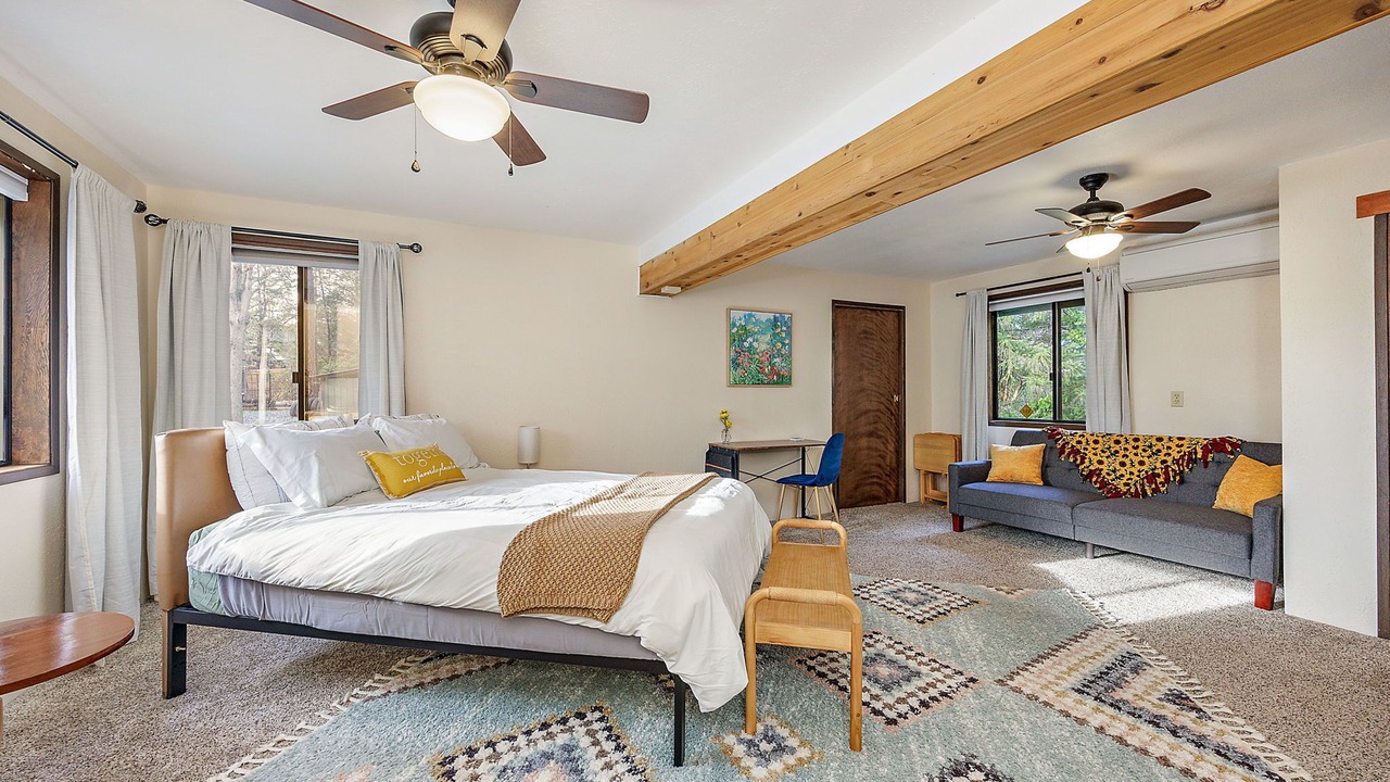 Photo of Bedroom in Grants Pass