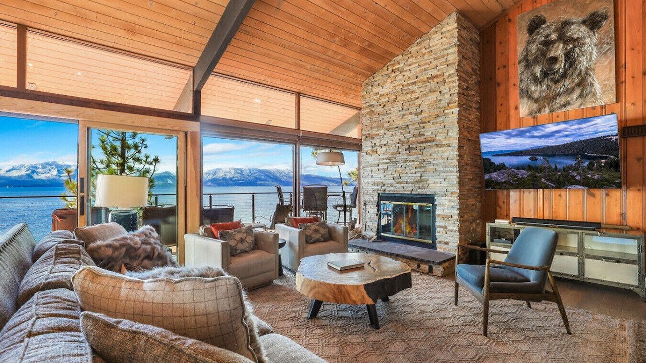 Photo of Livingroom in Zephyr Cove