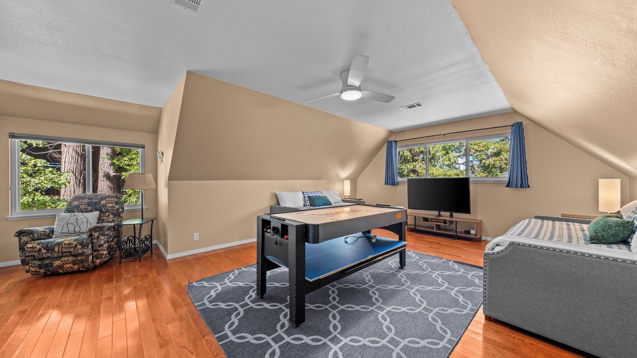 Photo of Bedroom in Lake Arrowhead