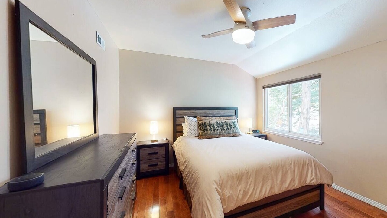 Photo of Bedroom in Lake Arrowhead