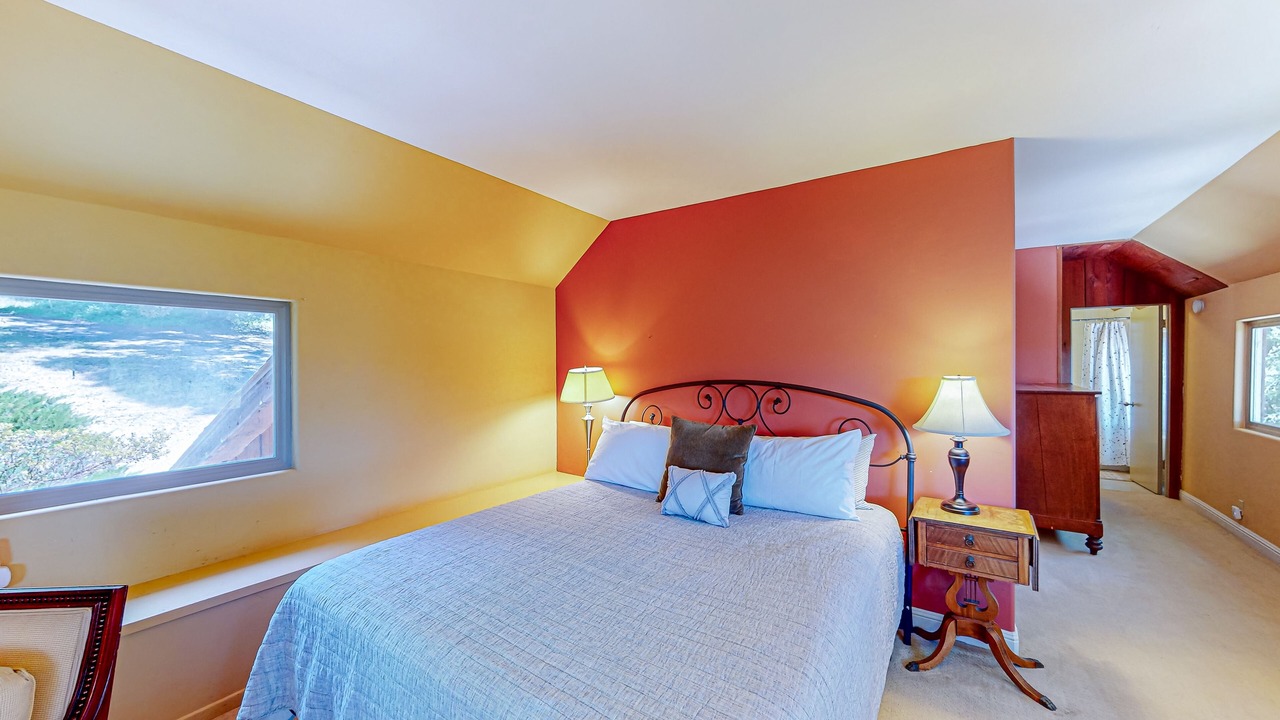 Photo of Bedroom in Templeton
