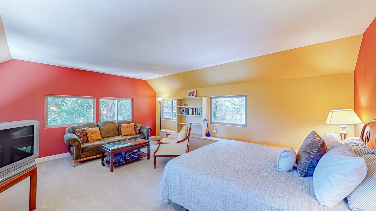 Photo of Bedroom in Templeton