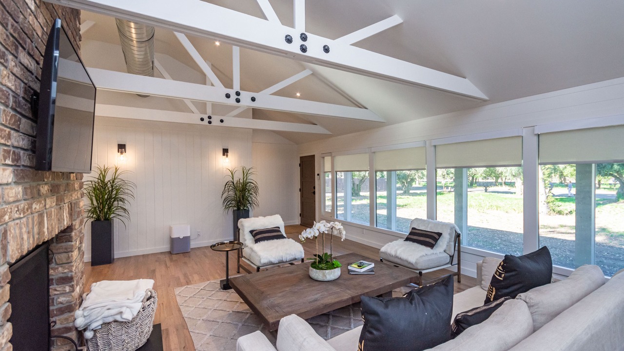 Photo of Livingroom in Napa