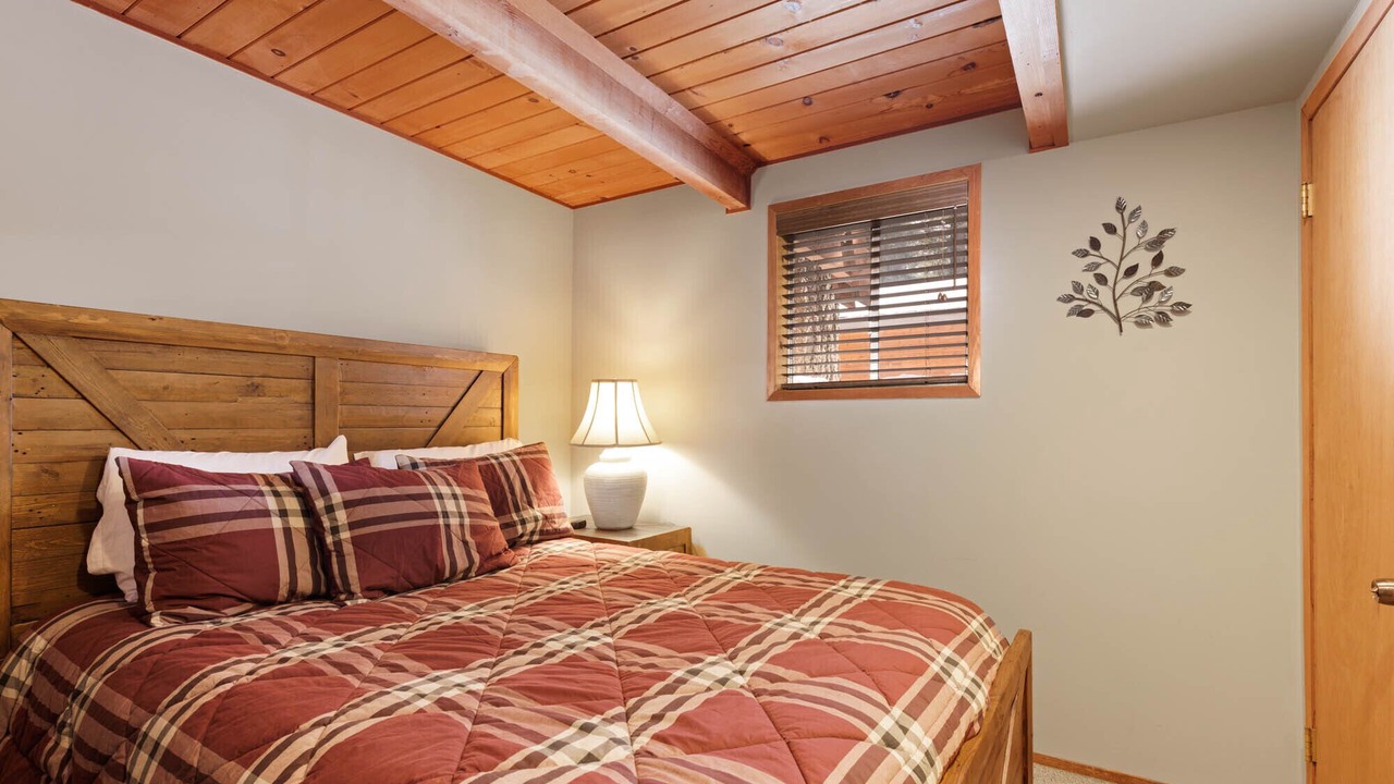 Photo of Bedroom in Alpine Meadows