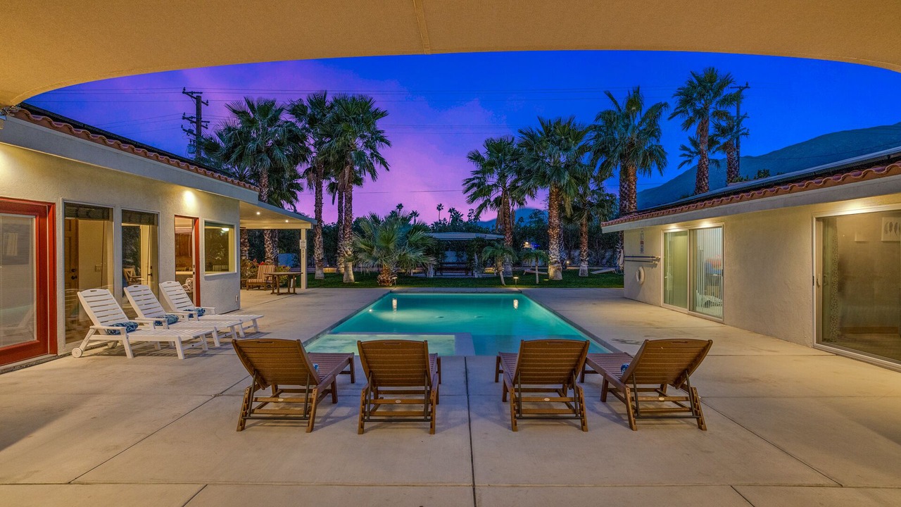 Photo of Outdoor in Racquet Club West