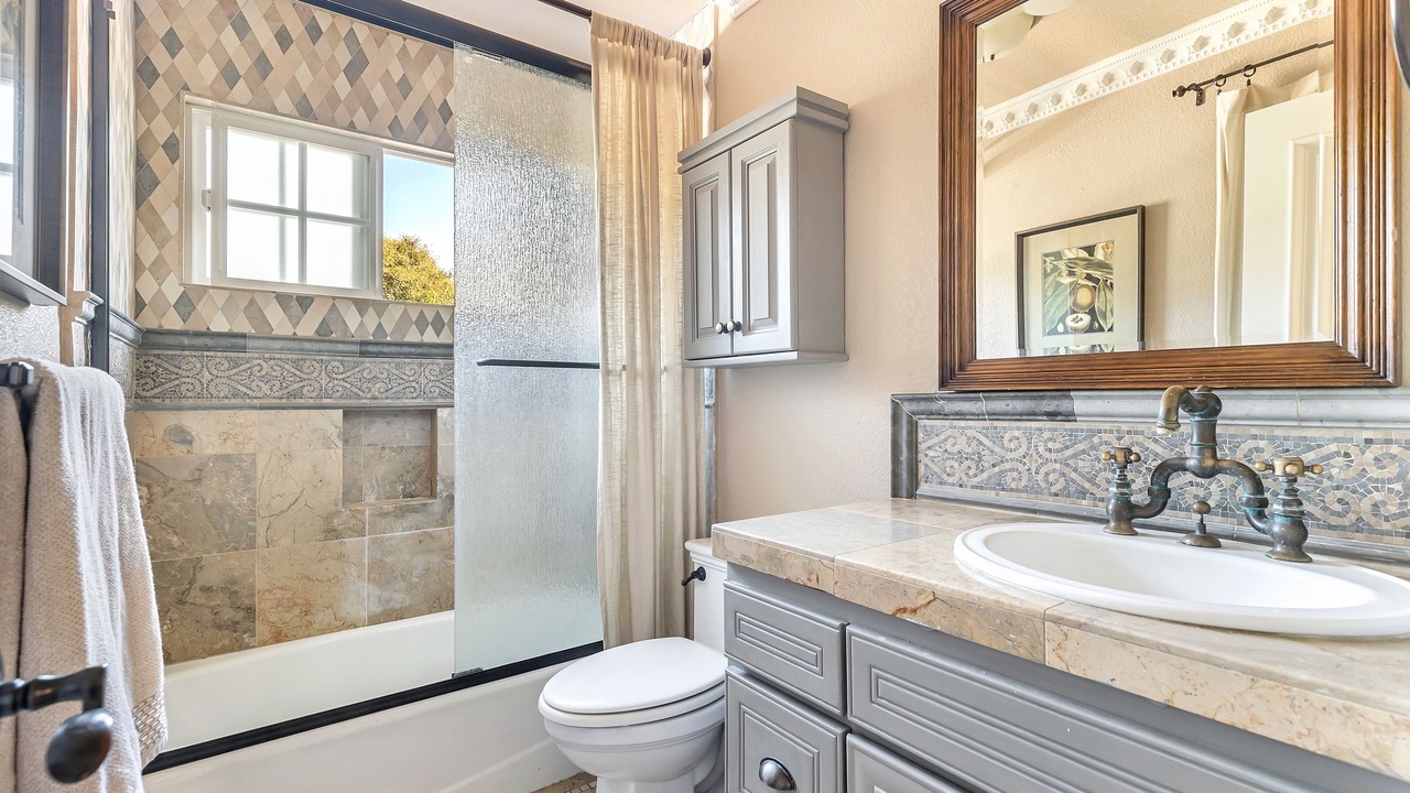 Photo of Bathroom in Corona del Mar