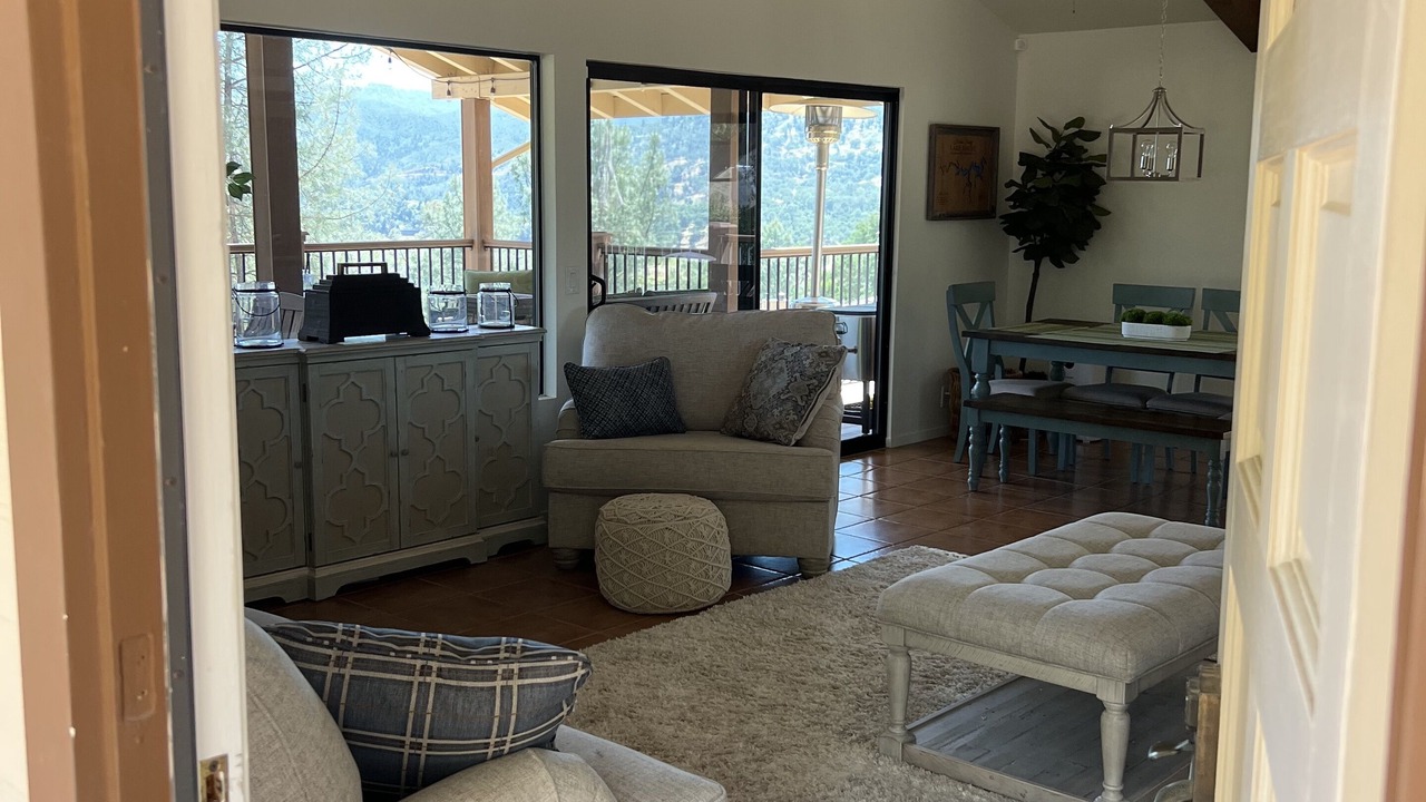 Photo of Livingroom in Oak Shores