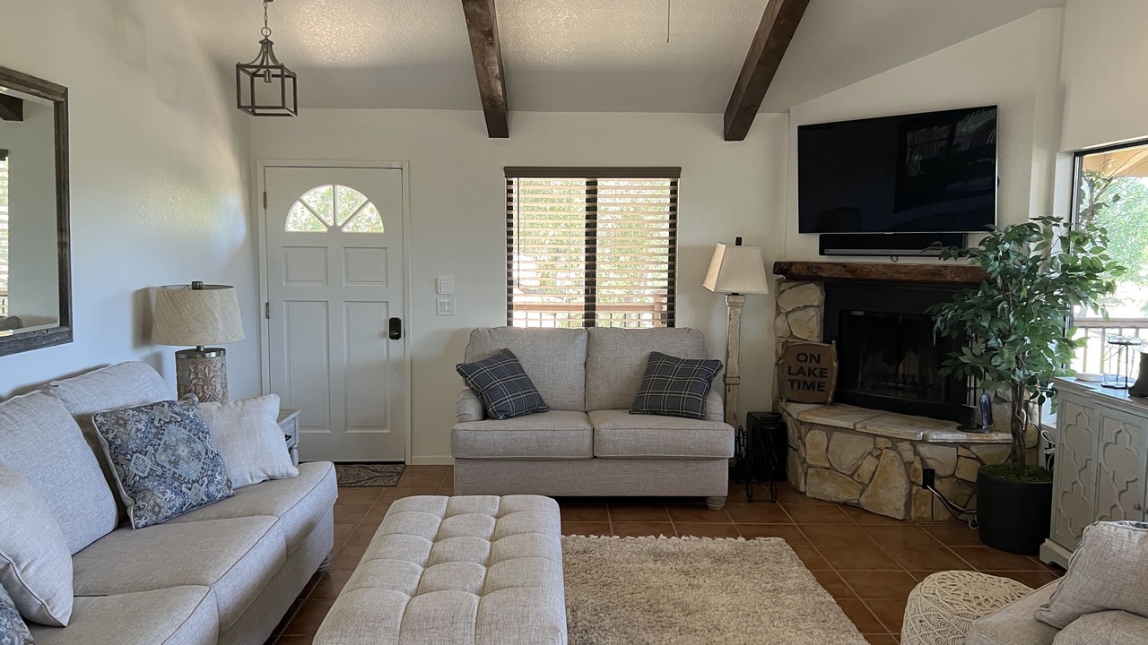 Photo of Livingroom in Oak Shores