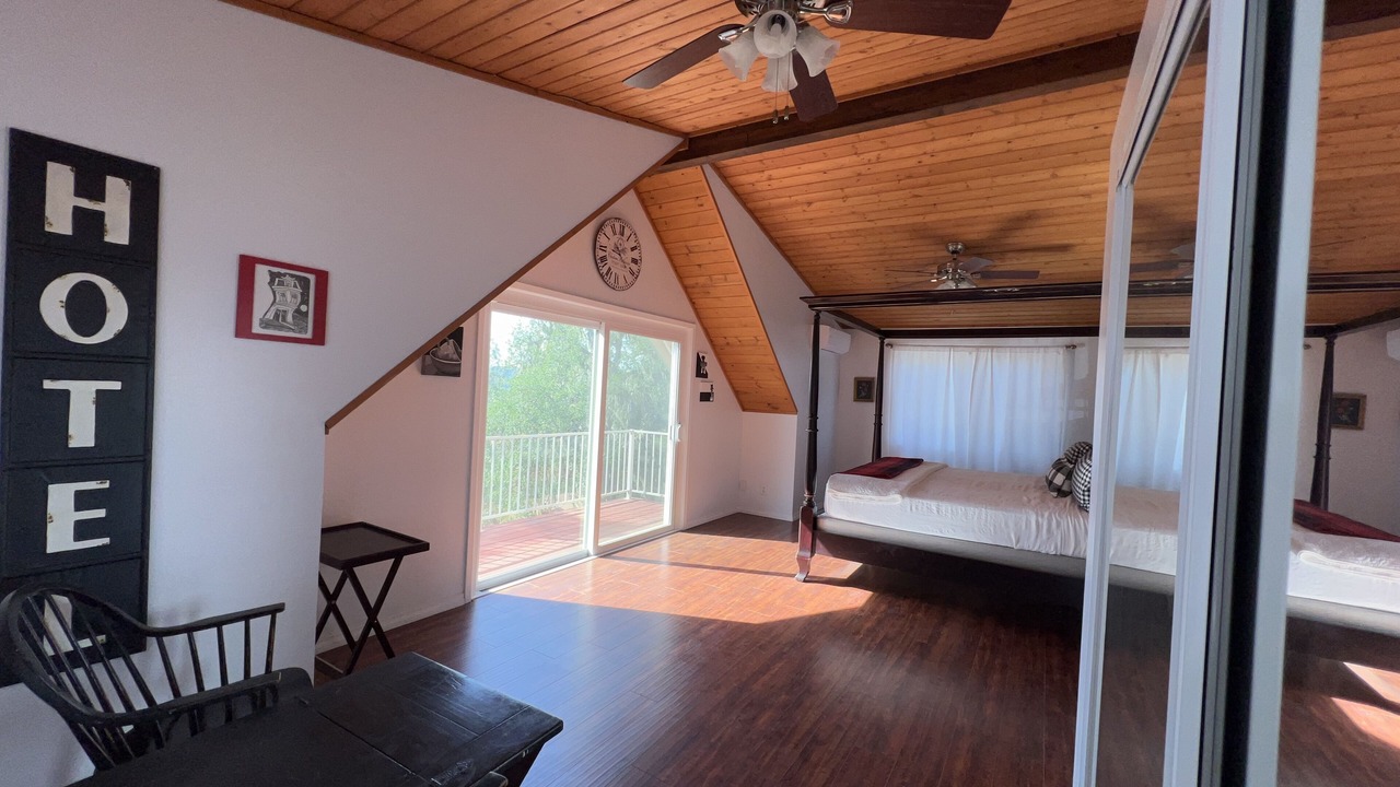 Photo of Bedroom in Oak Shores