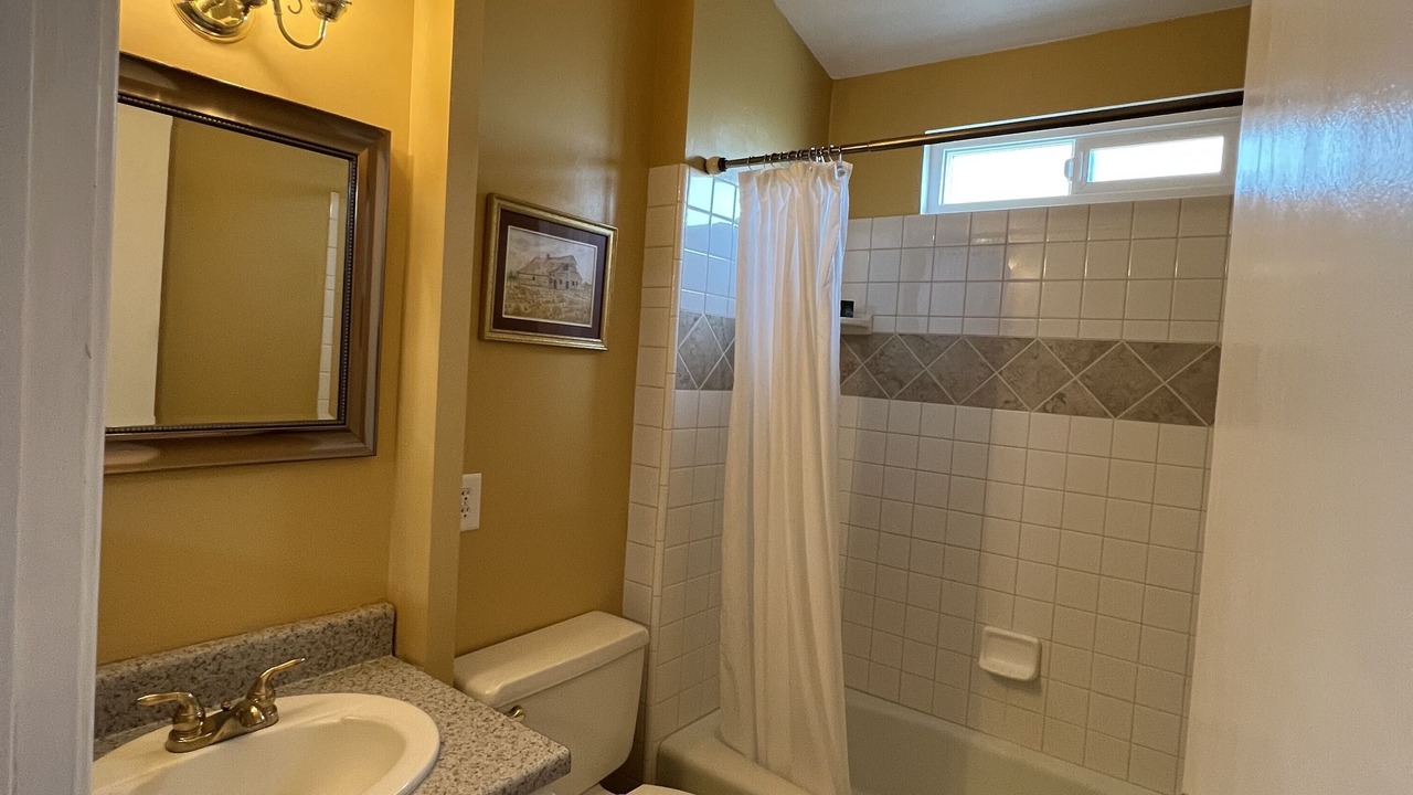 Photo of Bathroom in Oak Shores