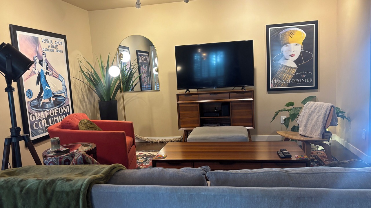 Photo of Livingroom in Bartlett Estates