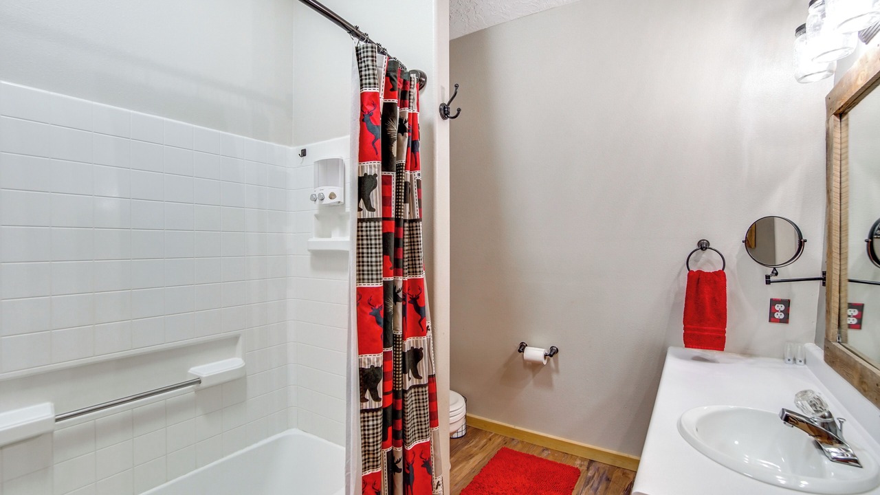 Photo of Bathroom in Meadow View Heights