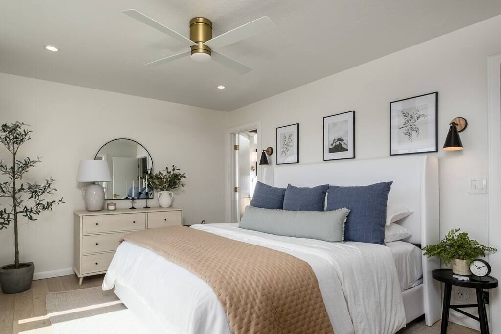 Photo of Bedroom in Meeks Bay
