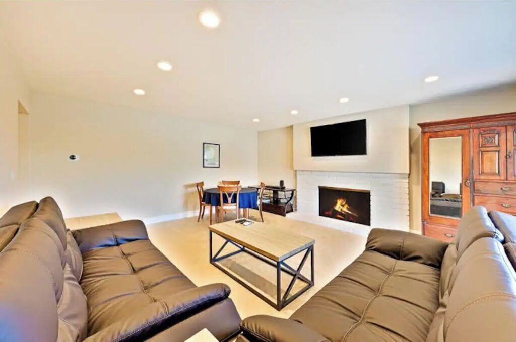 Photo of Livingroom in Orange