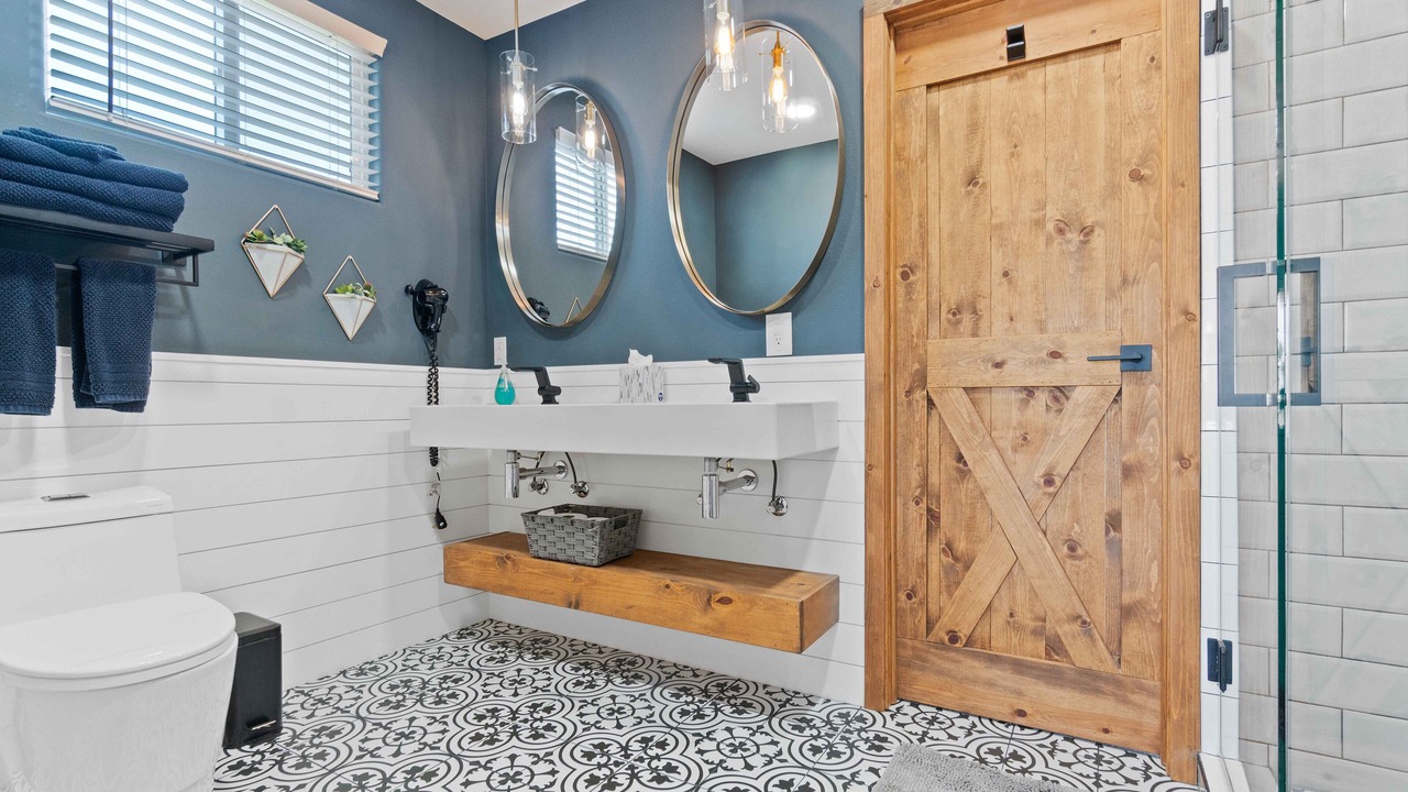 Photo of Bathroom in Discovery Bay