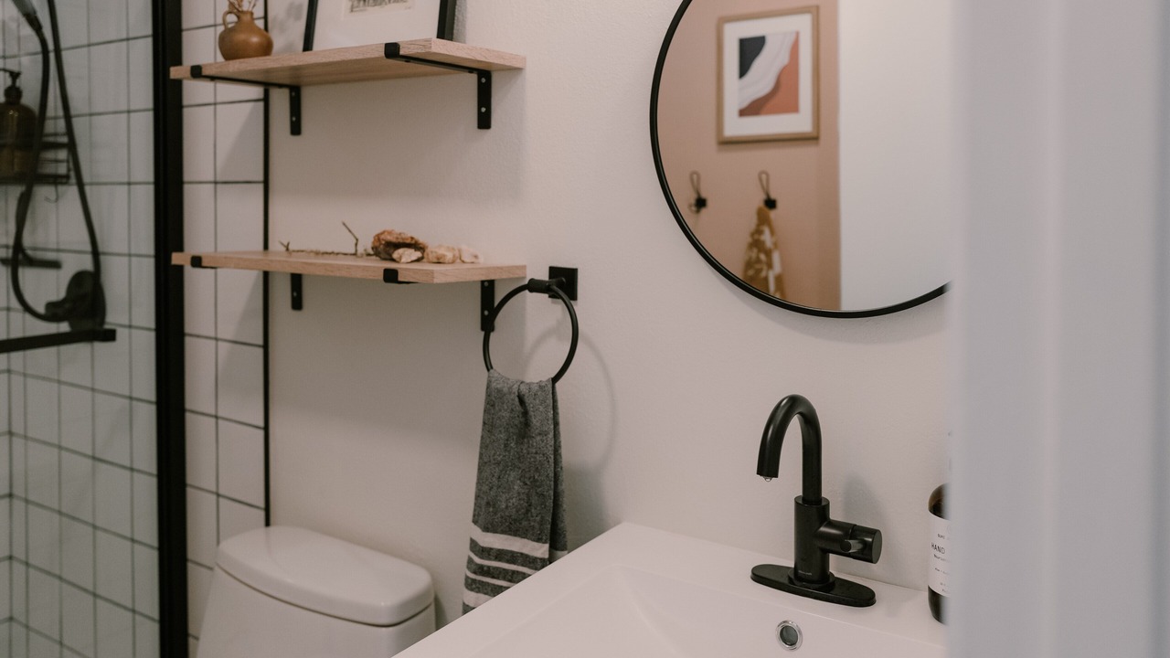Photo of Bathroom in Groveland