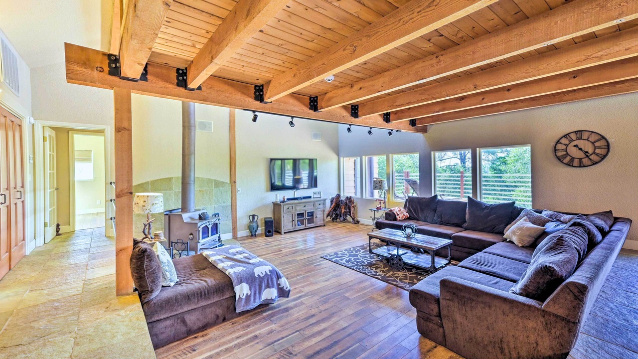 Photo of Livingroom in Auberry