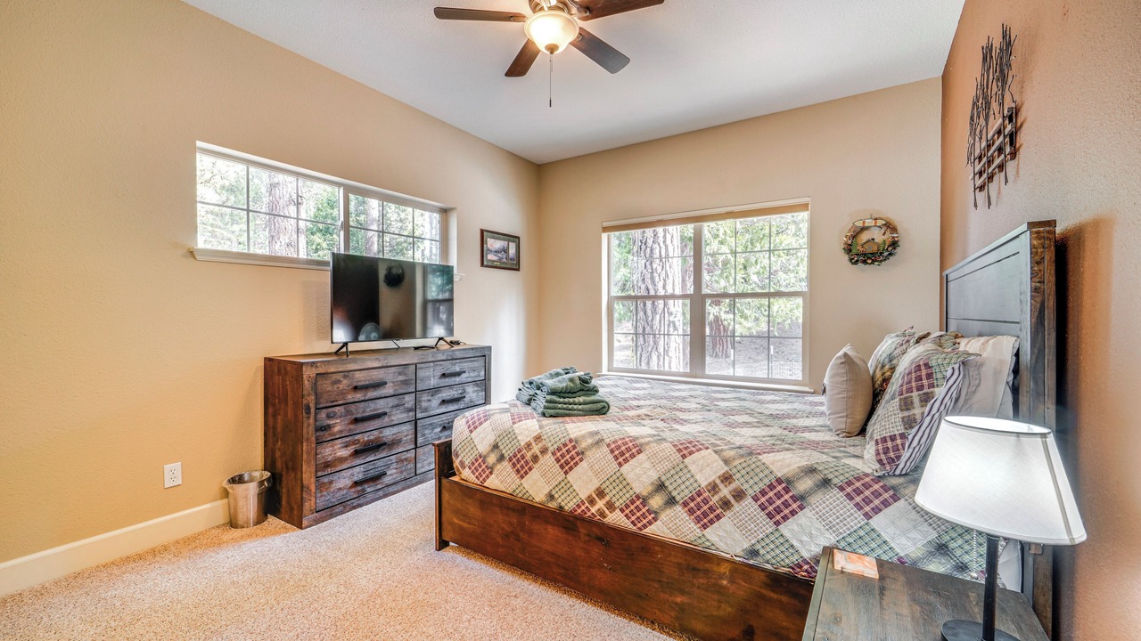Photo of Bedroom in Graeagle