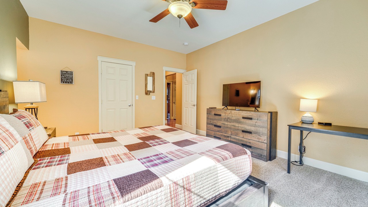Photo of Bedroom in Graeagle