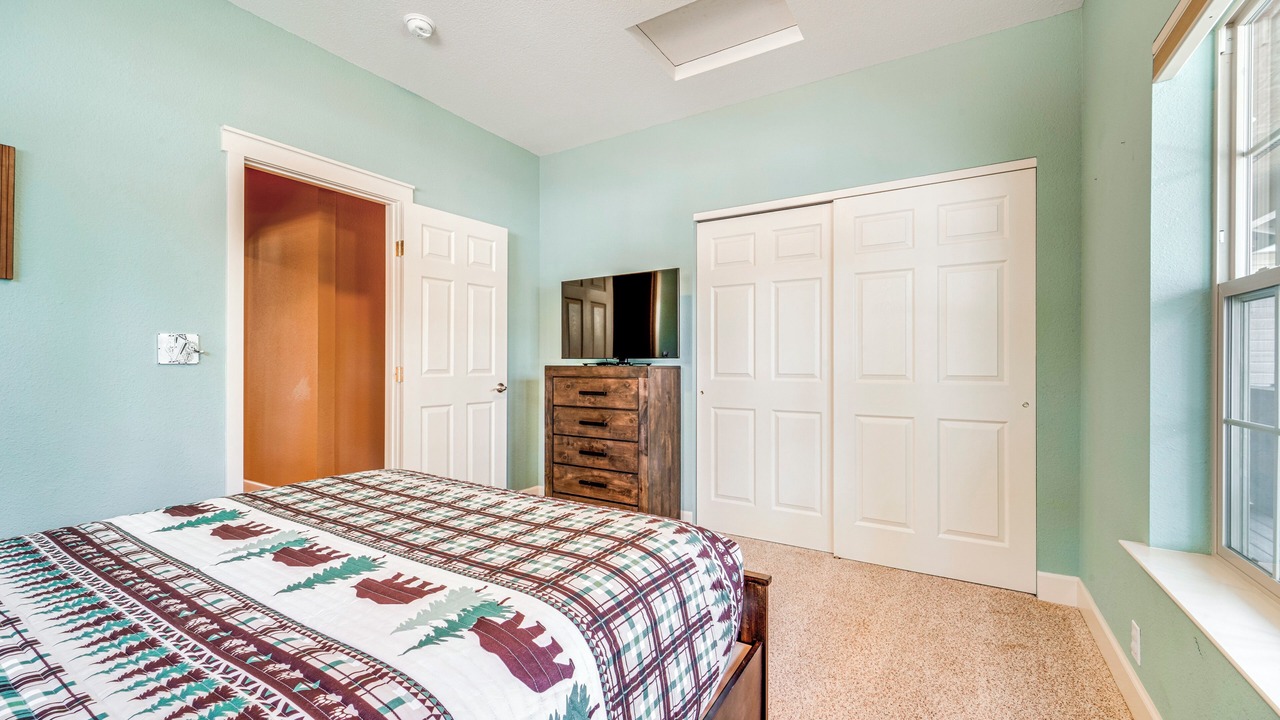 Photo of Bedroom in Graeagle