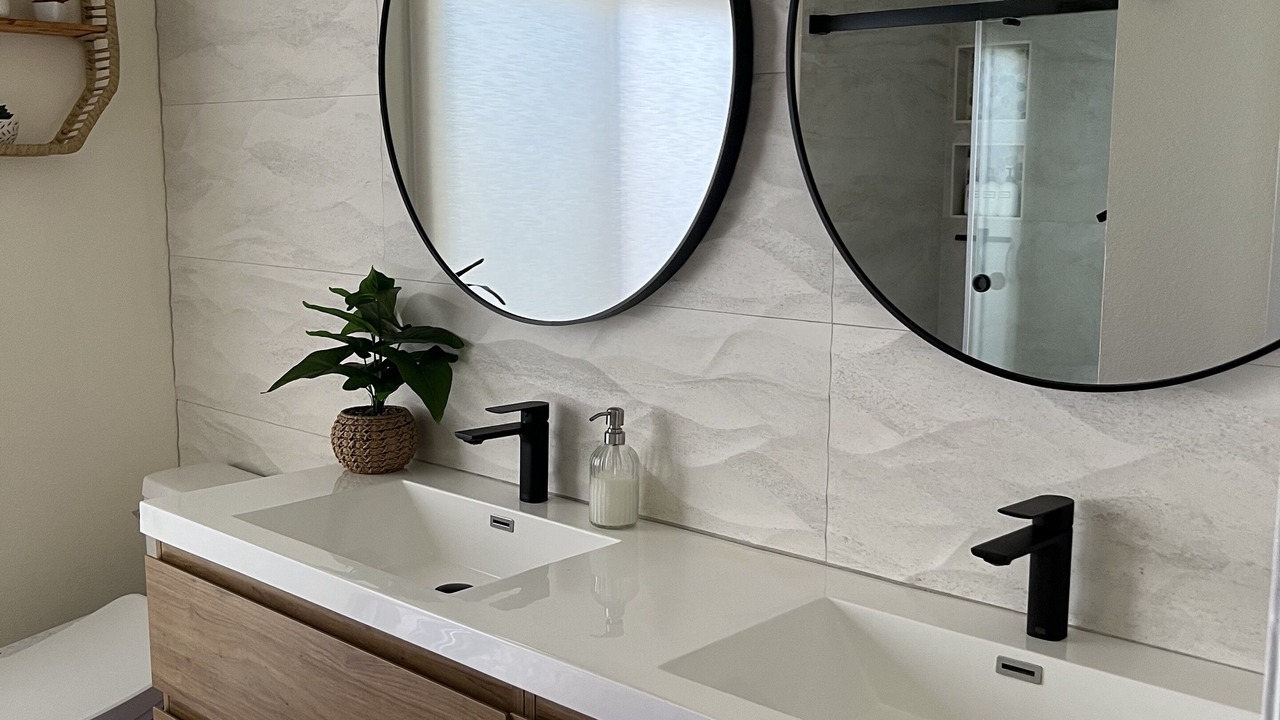 Photo of Bathroom in Lantern District