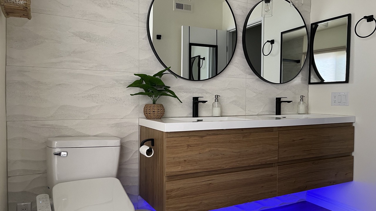 Photo of Bathroom in Lantern District