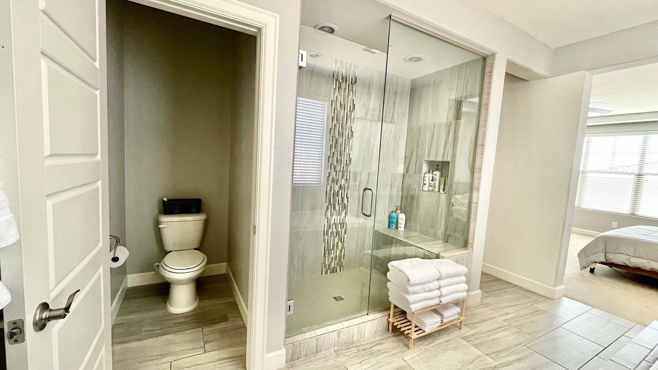 Photo of Bathroom in Montecito in Estrella