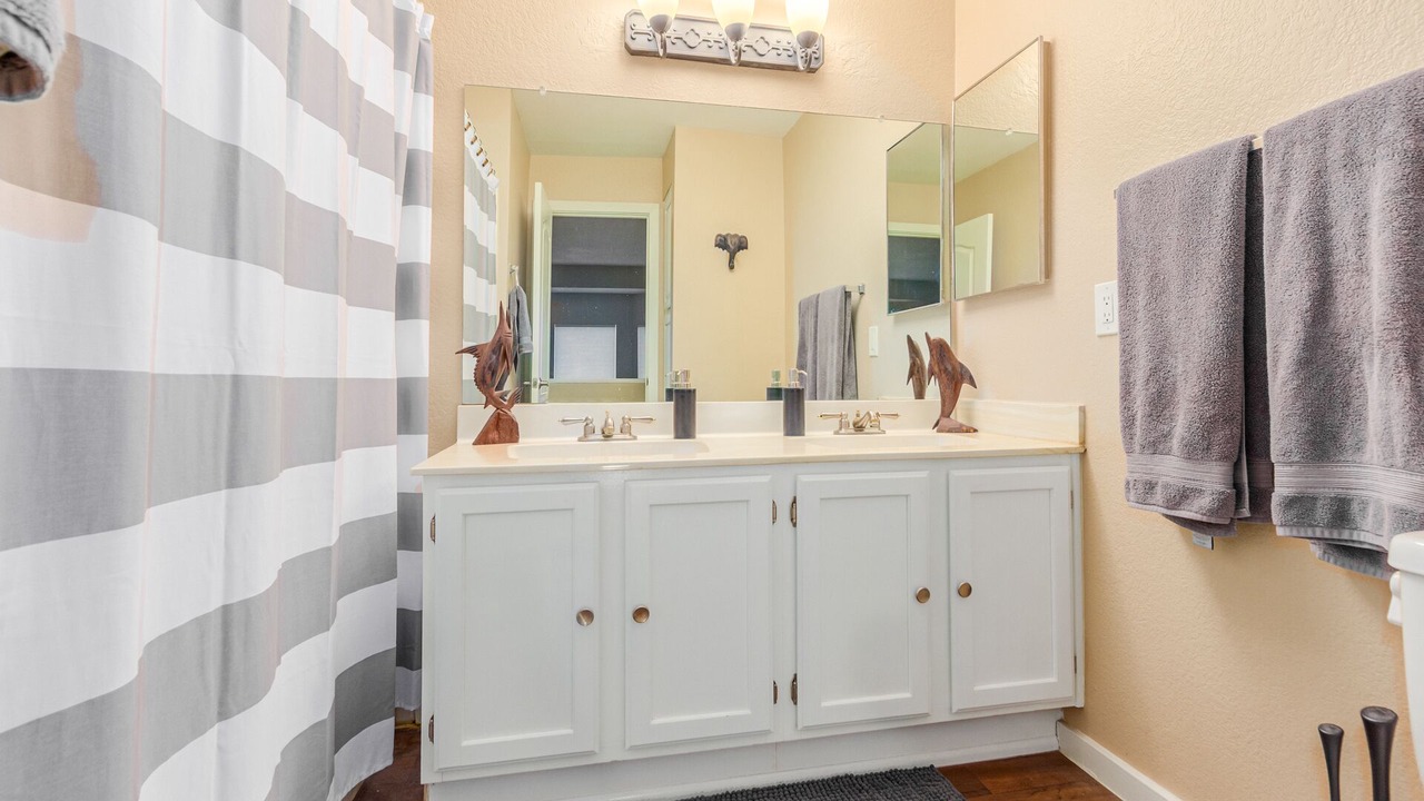 Photo of Bathroom in Paradise Valley Village