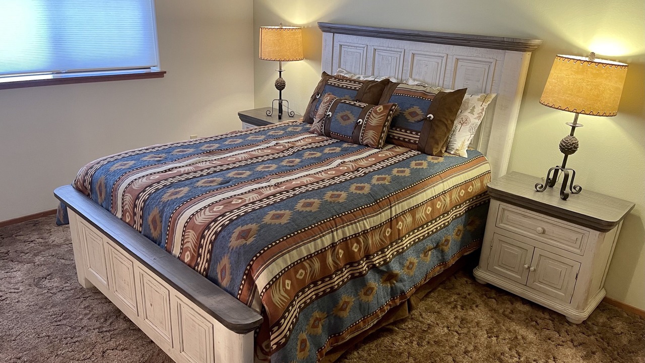 Photo of Bedroom in McCloud