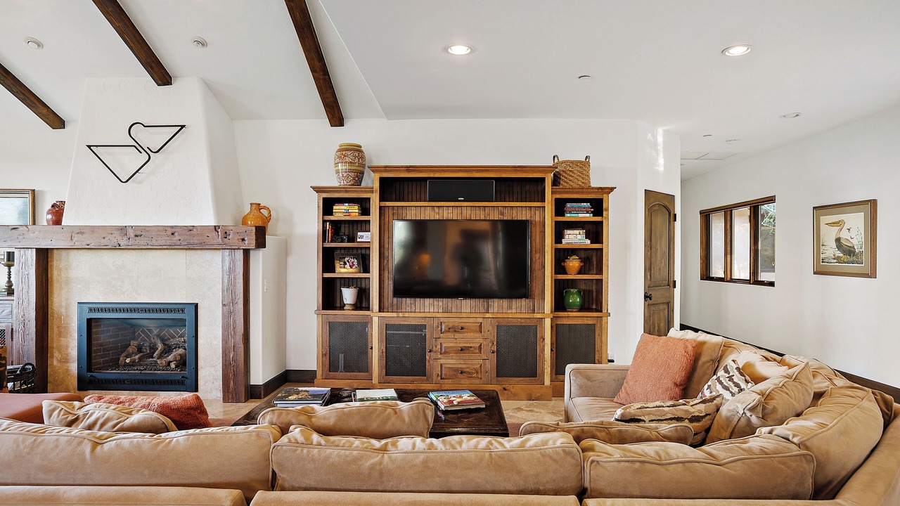 Photo of Livingroom in Happy Hill