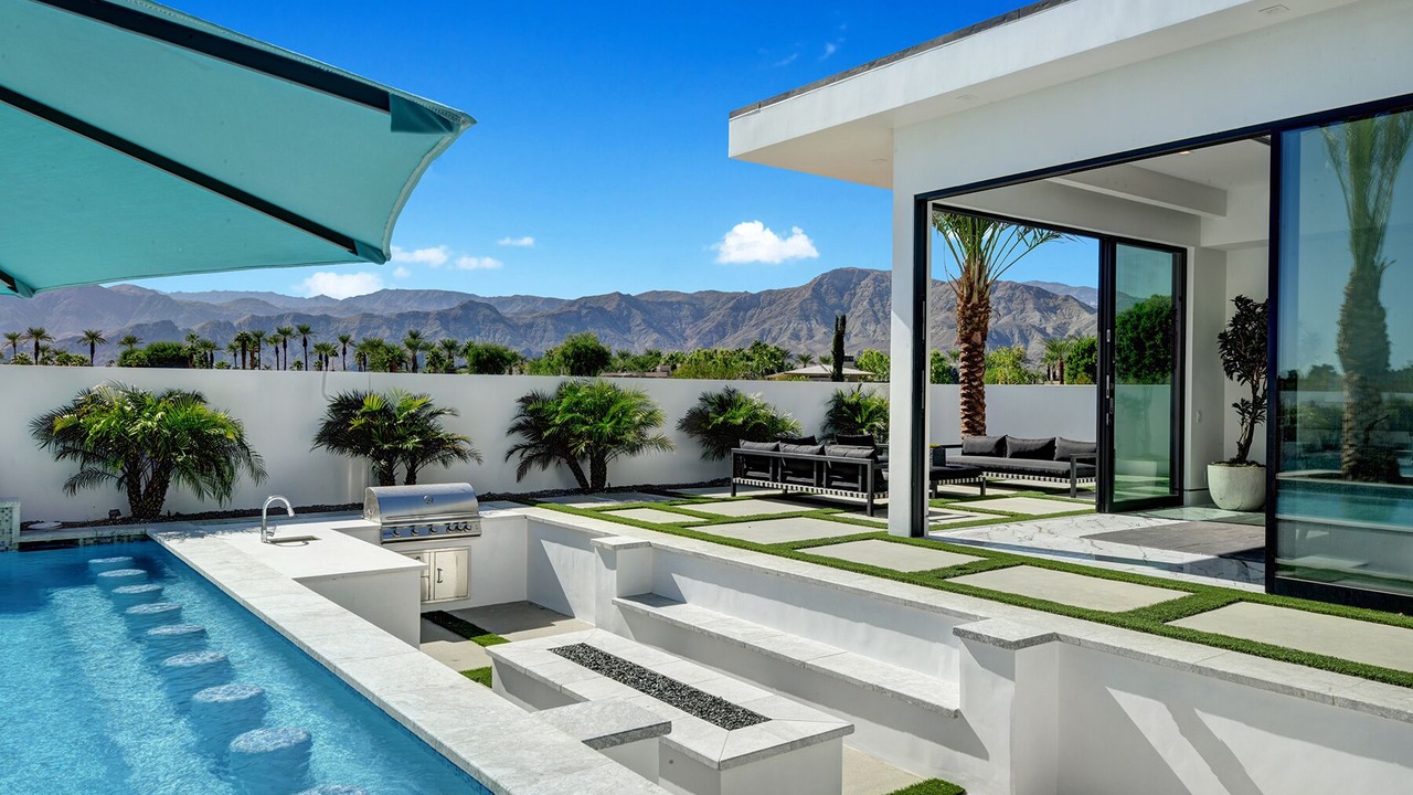 Photo of Patio Balcony in Magnesia Falls Cove