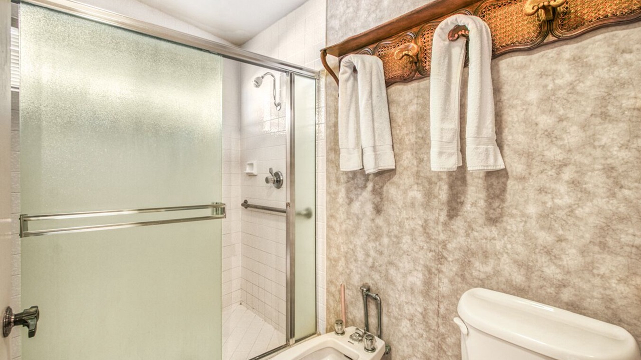Photo of Bathroom in Avalon