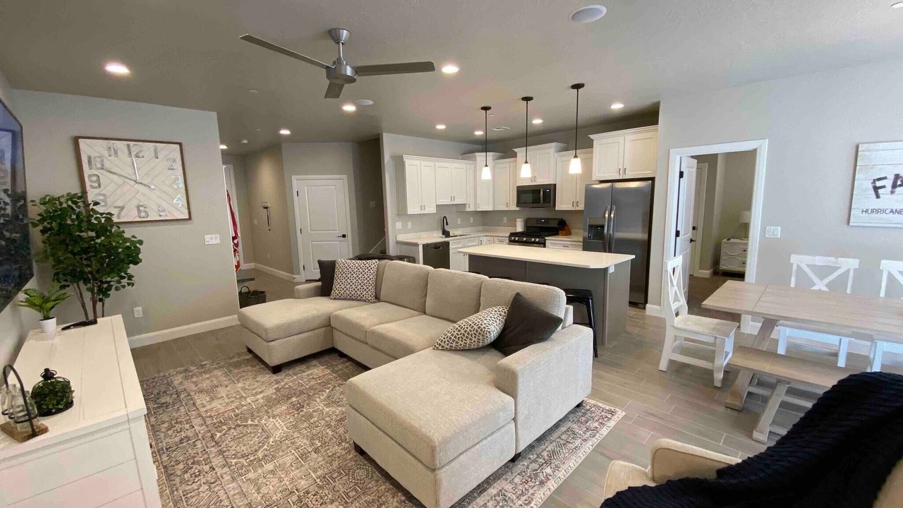 Photo of Livingroom in Hurricane
