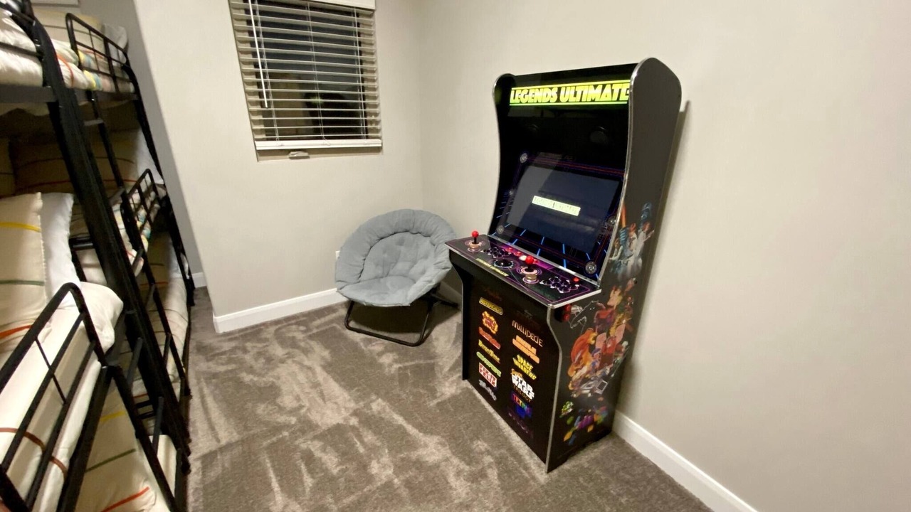 Photo of Bedroom in Hurricane