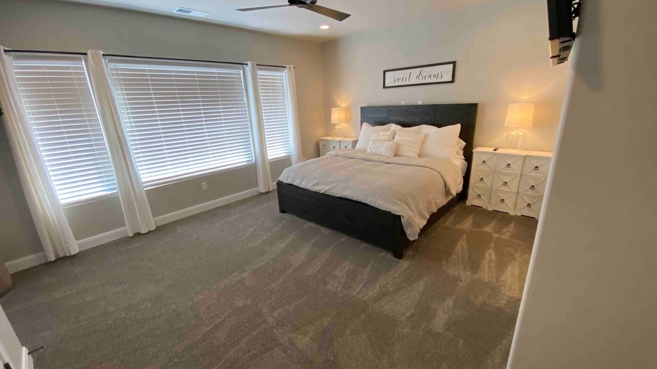 Photo of Bedroom in Hurricane