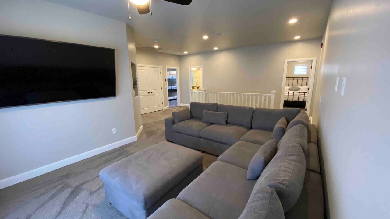 Photo of Livingroom in Hurricane