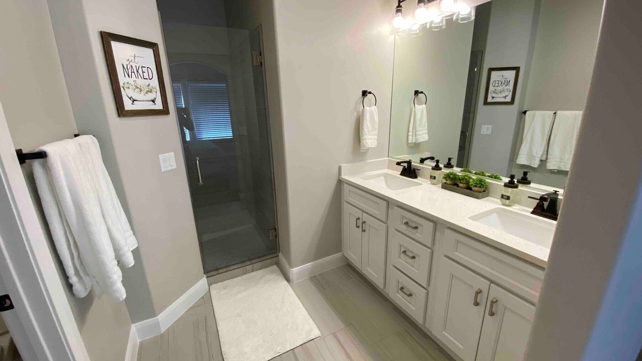 Photo of Bathroom in Hurricane