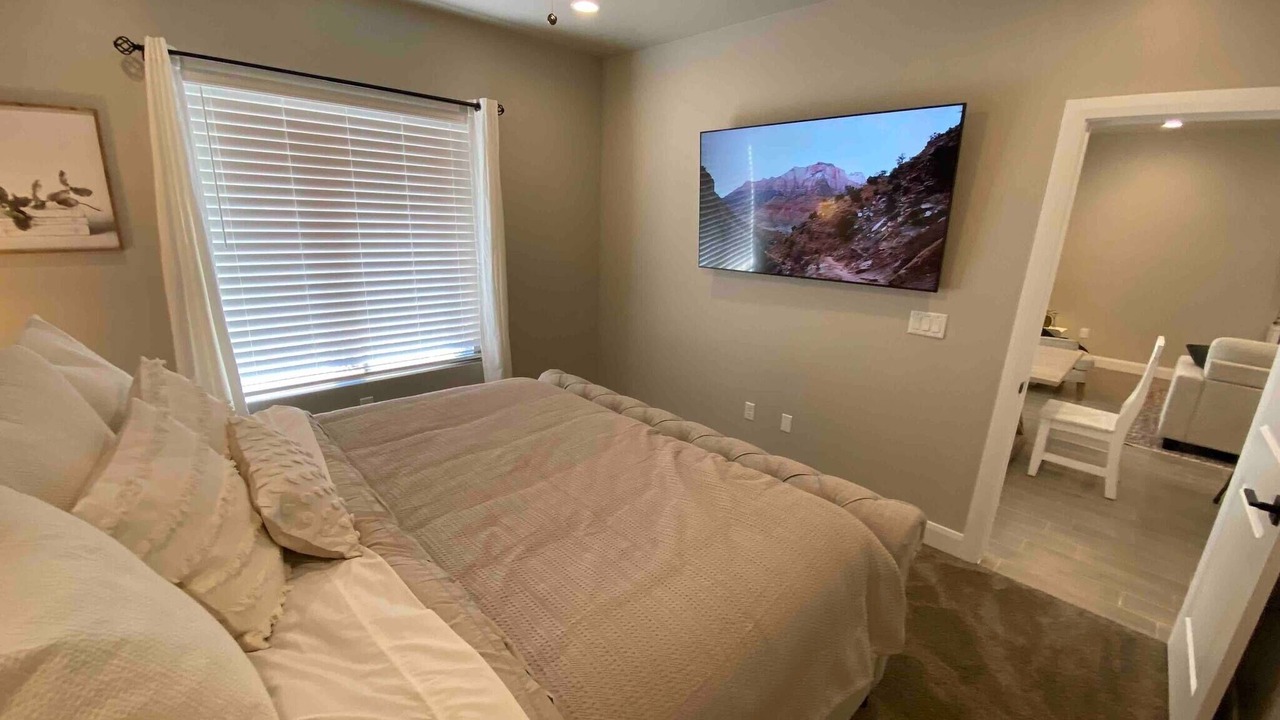 Photo of Bedroom in Hurricane
