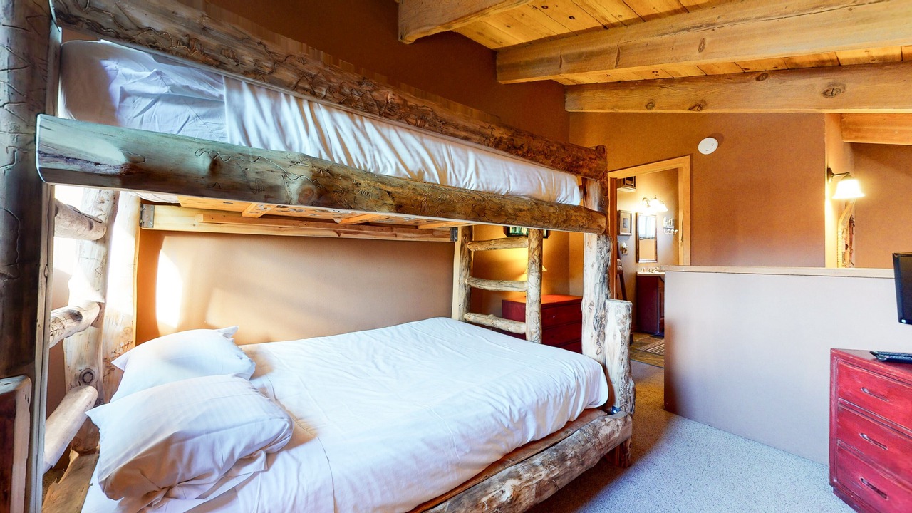 Photo of Bedroom in Mammoth Lakes