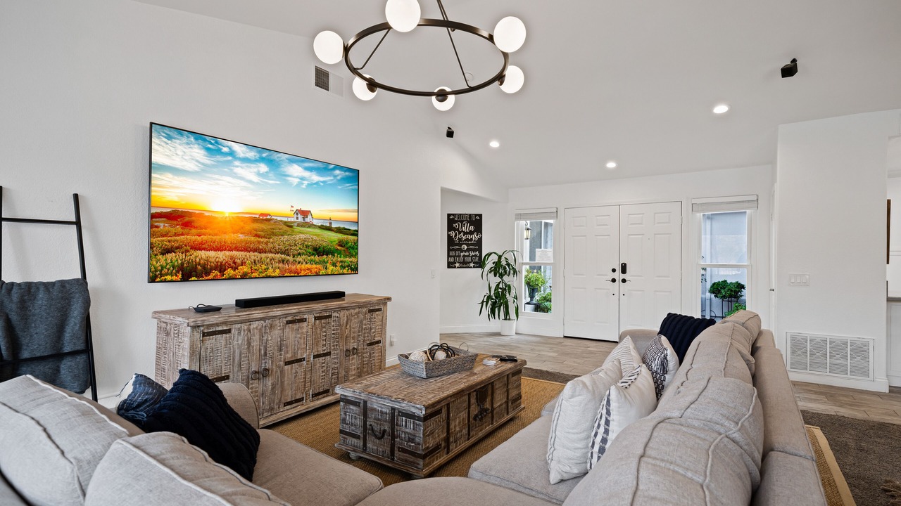 Photo of Livingroom in North Valley
