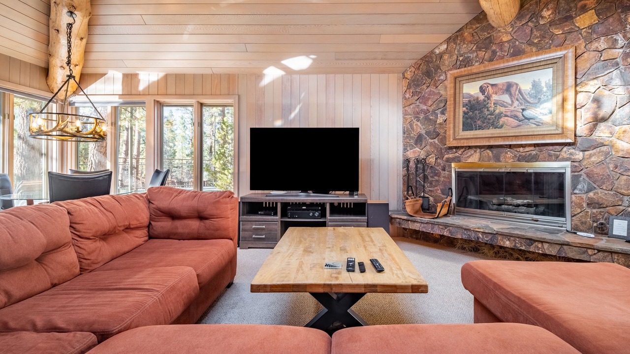 Photo of Livingroom in Evergreen Estates