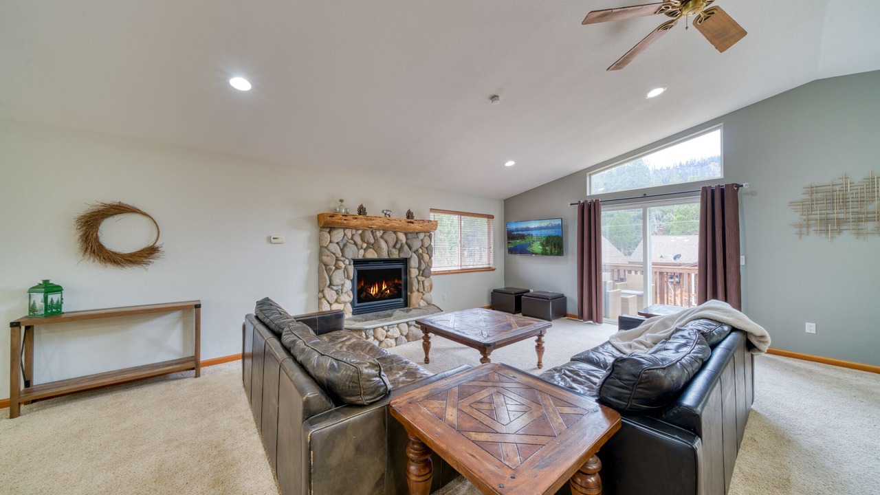 Photo of Livingroom in Tahoe Paradise