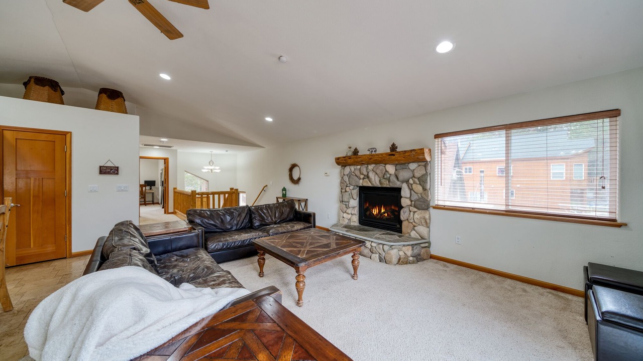 Photo of Livingroom in Tahoe Paradise