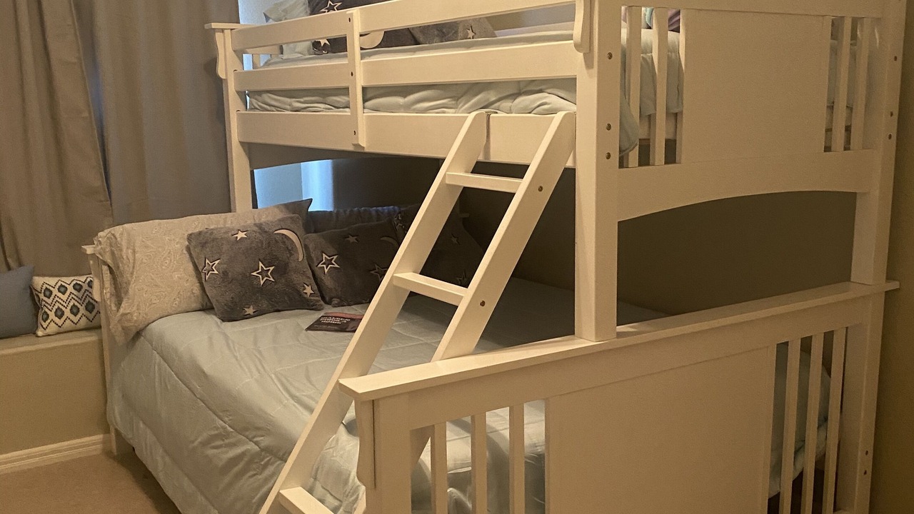 Photo of Bedroom in Needles